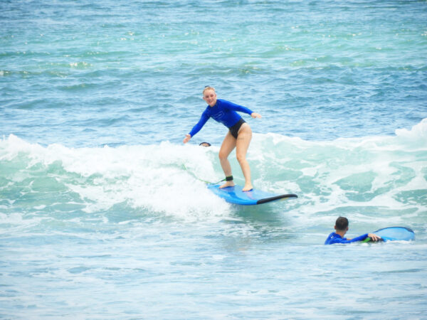 2h surf lesson in Kuta beach - Image 2